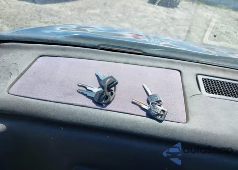 1988 Pontiac Fiero из США, поврежденный, VIN 1G2PE11R7JP201894